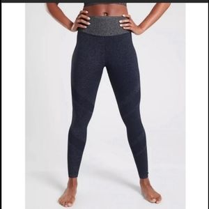 Like new Athleta Twilight Tight leggings high rise leggings women's M